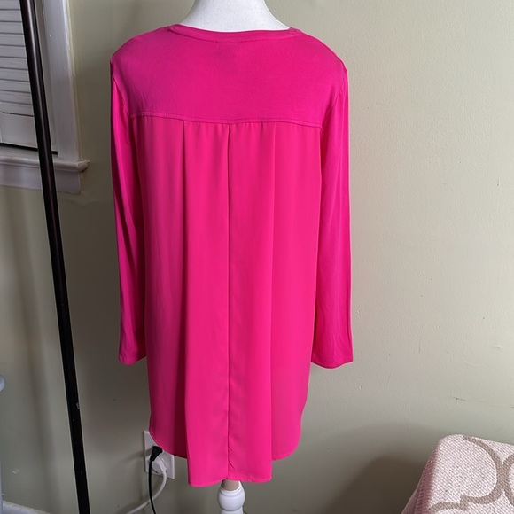 Chico’s pink v-neckline chiffon back high low hem 3/4 sleeve blouse - Picture 3 of 14